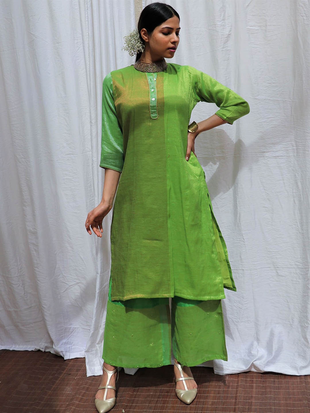 

Chidiyaa Colourblocked Straight Zari Kurta with Palazzos, Fluorescent green