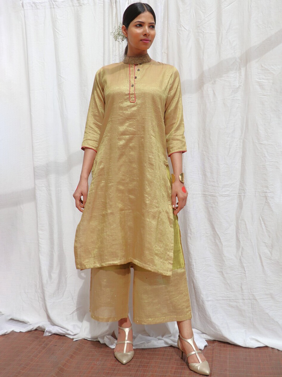 

Chidiyaa Kurta with Palazzos, Gold