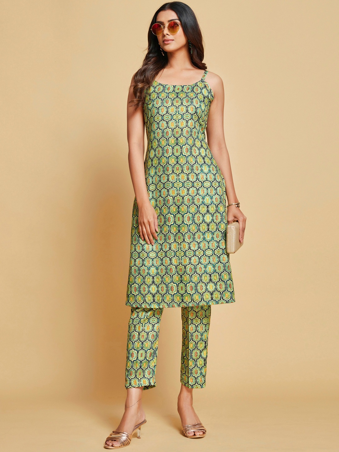 

Sangria Ethnic Motifs Printed Pure Cotton Kurta With Trousers, Green