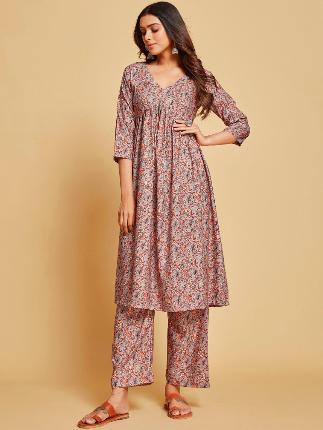 

Sangria Ethnic Motifs Printed Empire Pure Cotton Kurta With Palazzos, Grey