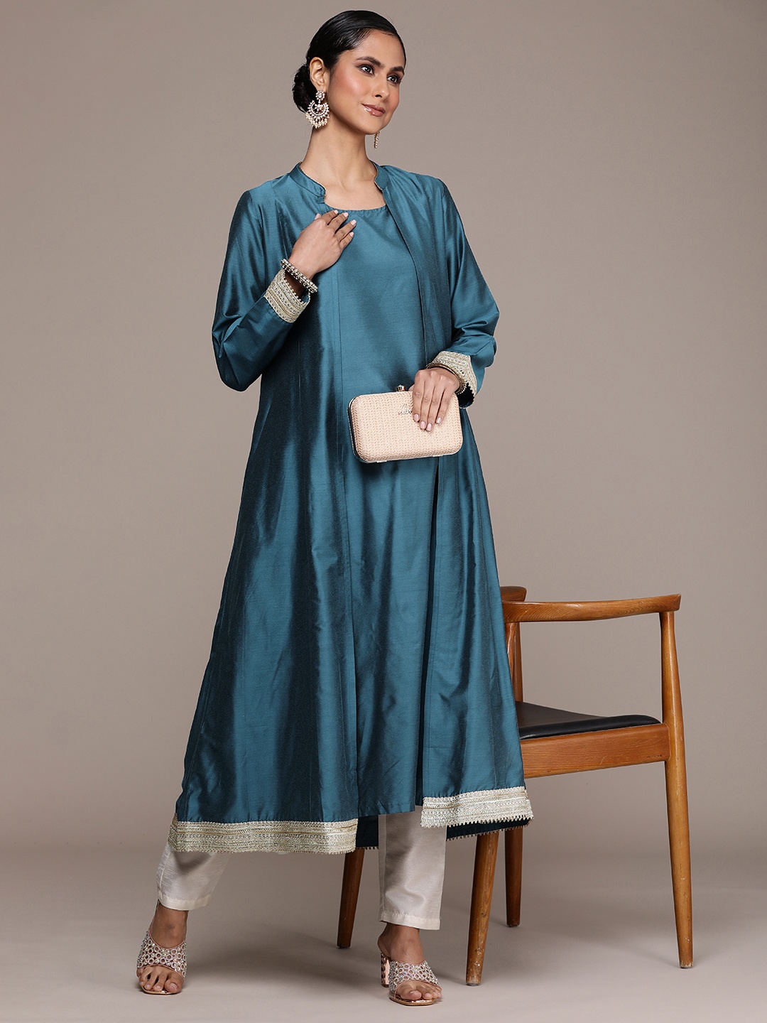 

House of Pataudi Jashn Round Neck Sleeveless Kurta With Ethnic Jacket, Teal