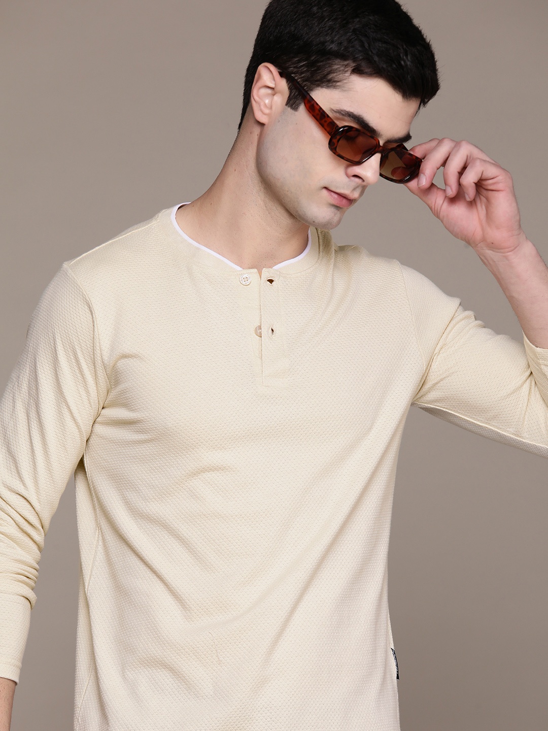 

The Roadster Lifestyle Co Self Design T-shirt, Cream