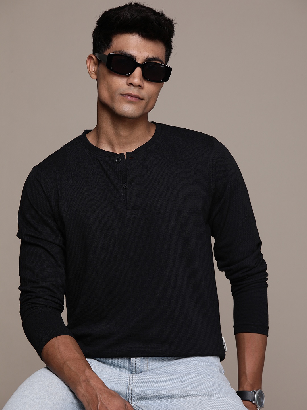 

The Roadster Lifestyle Co. Men T-shirt, Black