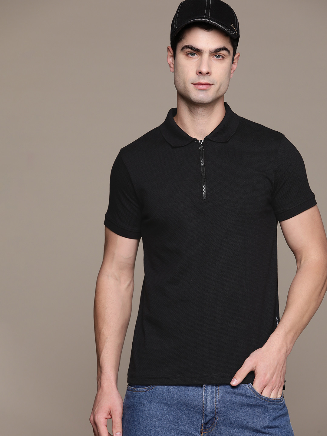 

The Roadster Lifestyle Co. Short Sleeves Textured T-shirt, Black