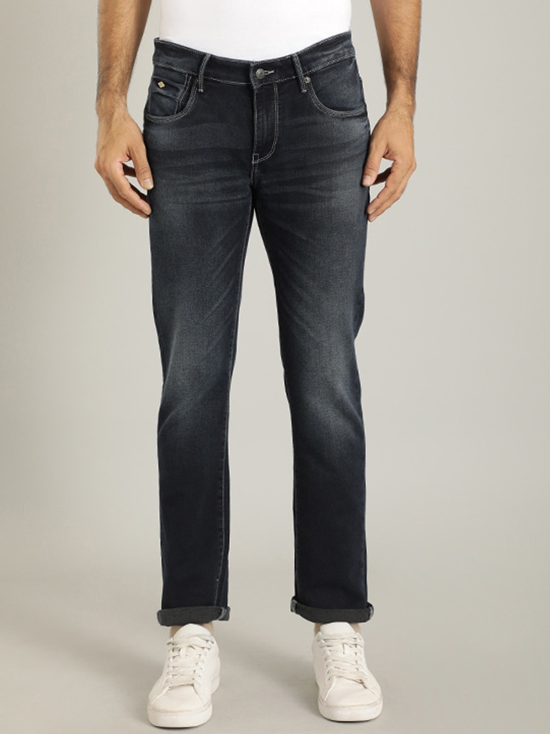 

Indian Terrain Men Clean Look Mid-Rise Heavy Fade Tapered Fit Stretchable Jeans, Black