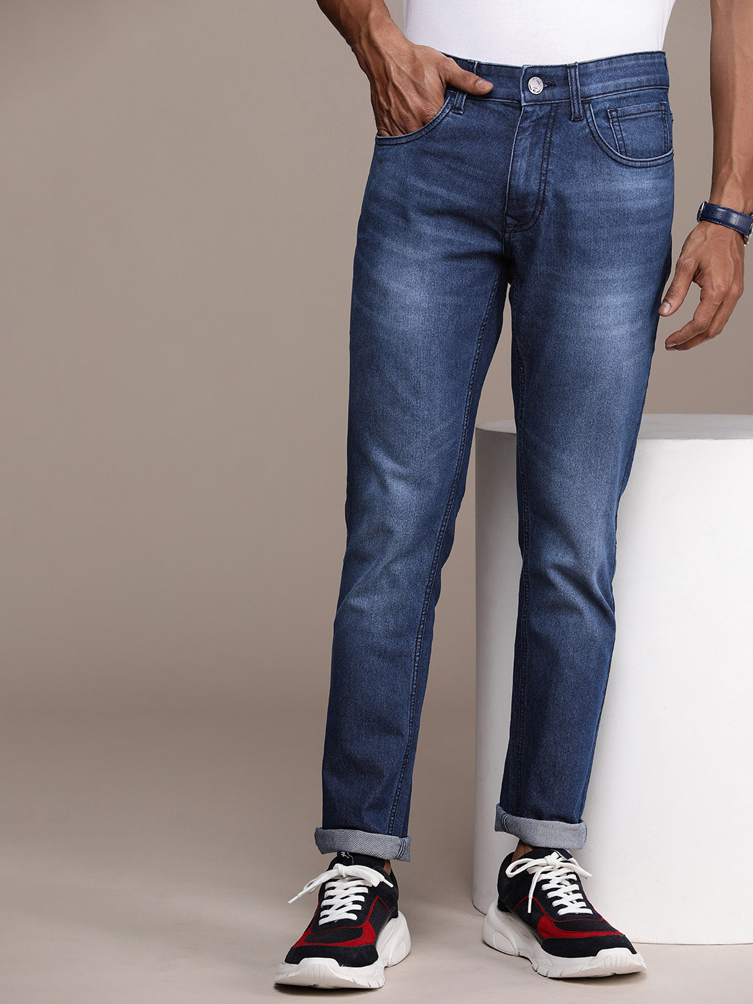

WROGN Men Light Fade Stretchable Jeans, Navy blue