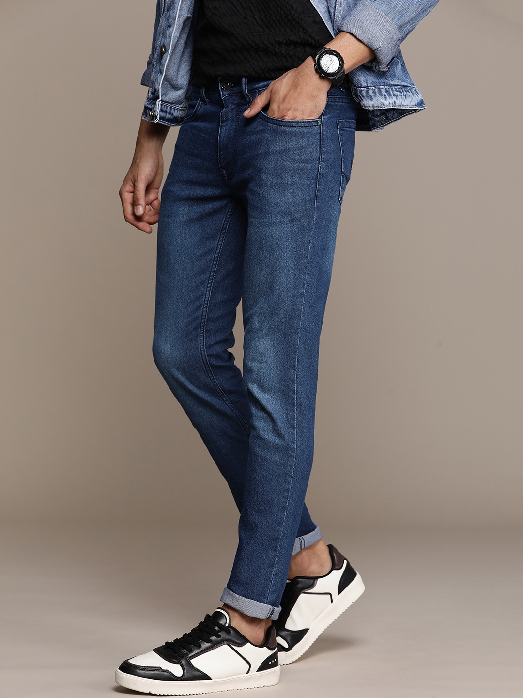 

WROGN Men Slim Fit Light Fade Stretchable Jeans, Blue
