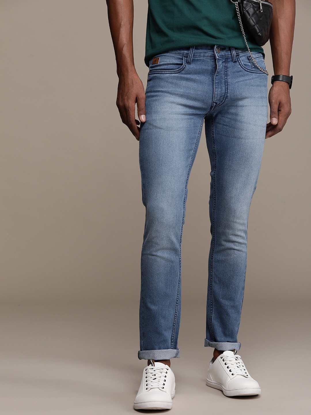 

WROGN Men Mid-Rise Slim Fit Light Fade Stretchable Jeans, Blue