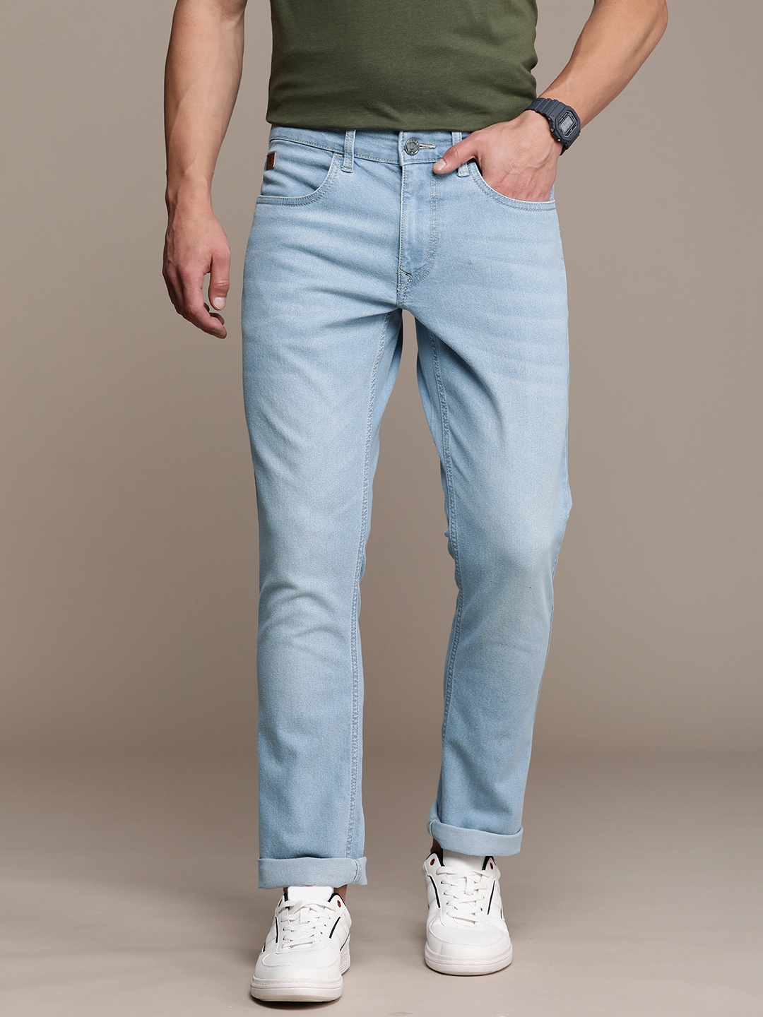

WROGN Men Straight Fit Light Fade Stretchable Jeans, Blue