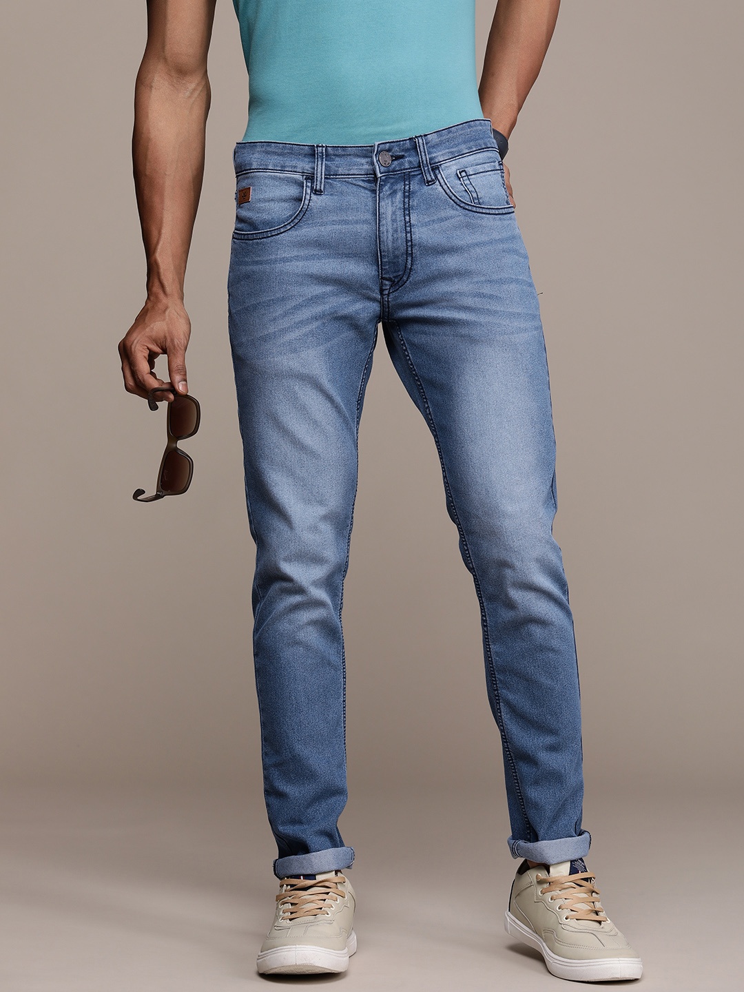

WROGN Men Mid-Rise Slim Fit Light Fade Stretchable Jeans, Blue
