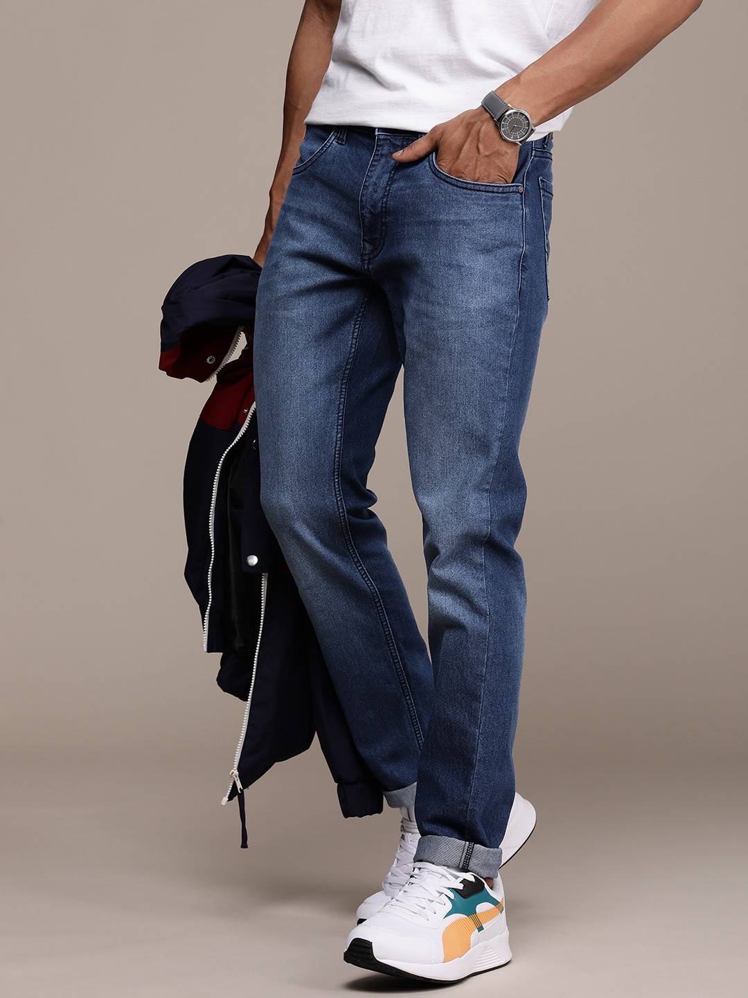 

WROGN Men Mid-Rise Slim Fit Light Fade Stretchable Jeans, Blue