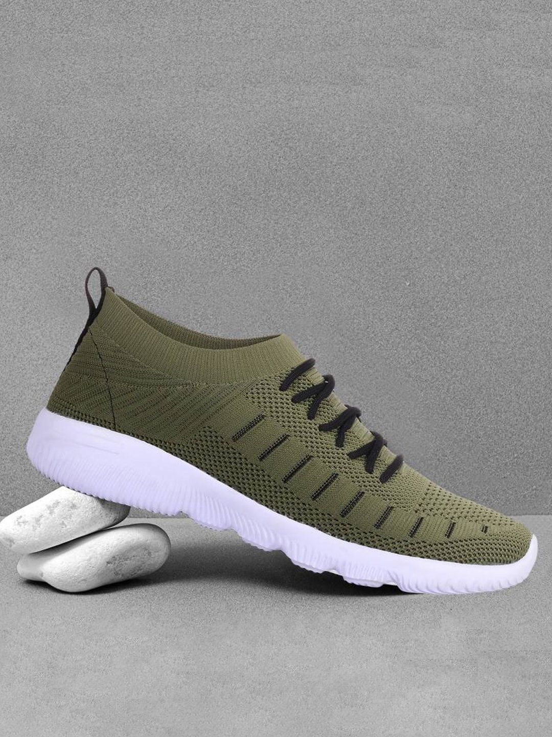 

SPRENGE Men Textured Lightweight Textile Comfort Insole Contrast Sole Sneakers, Olive