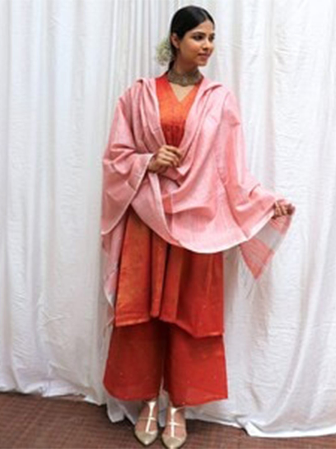 

Chidiyaa Striped Zari Dupatta, Pink