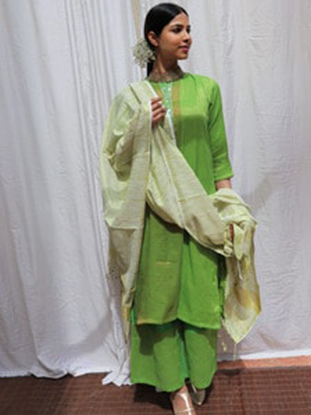 

Chidiyaa Striped Zari Detail Dupatta, Gold