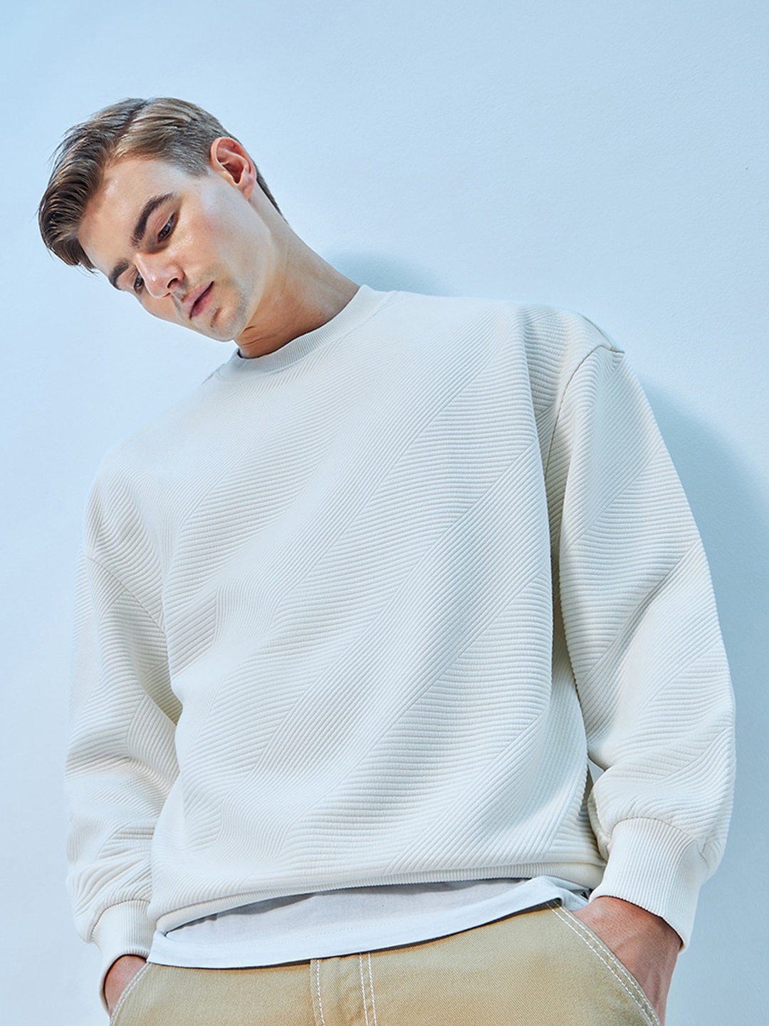 

Bewakoof Textured Oversized Pullover Sweatshirt, White