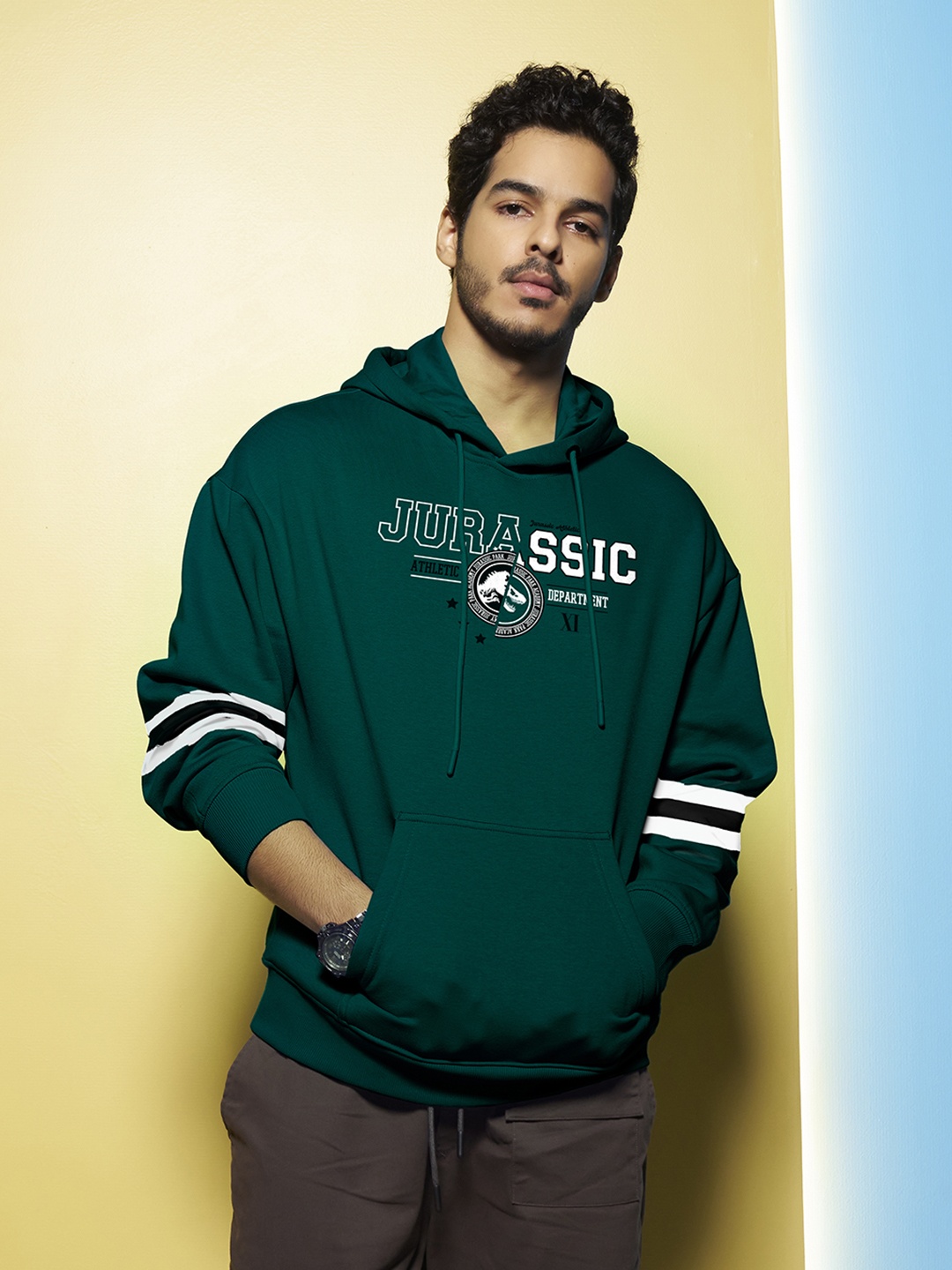 

Bewakoof Typography Printed Hooded Cotton Pullover, Green