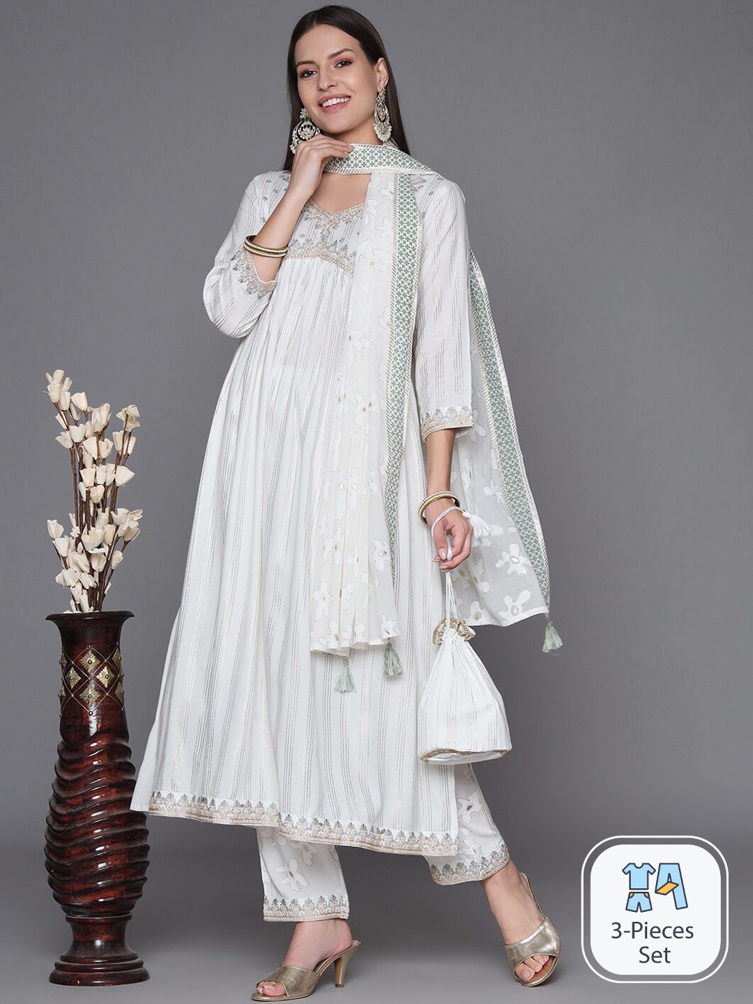 

HEEPOSH Floral Yoke Design Thread Work Kurta & Trousers With Dupatta, White