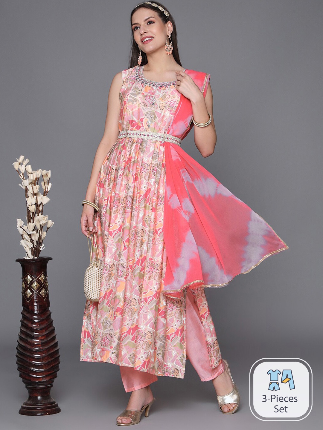 

HEEPOSH Floral Printed Pleated Mirror Work Kurta & Trousers With Dupatta, Pink
