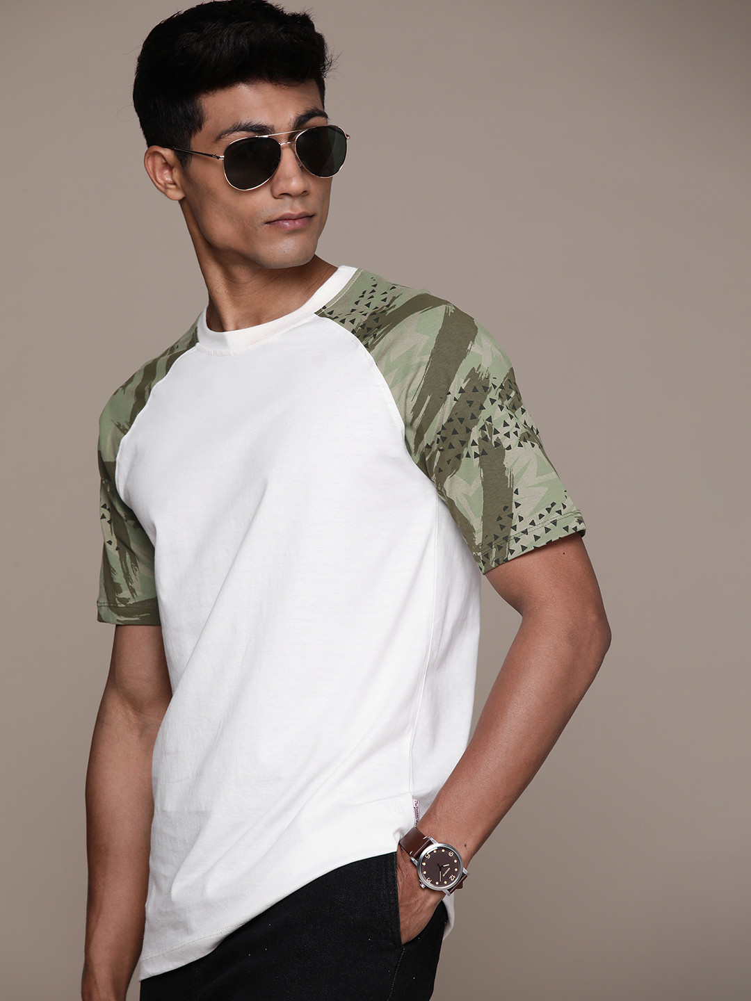 

The Roadster Lifestyle Co. Printed Raglan Sleeves Pure Cotton T-shirt, White