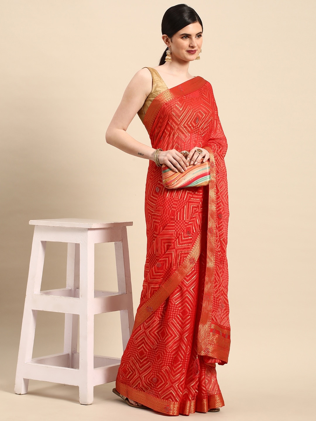 

Mitera Geometric Woven Design Zari Brasso Saree, Red