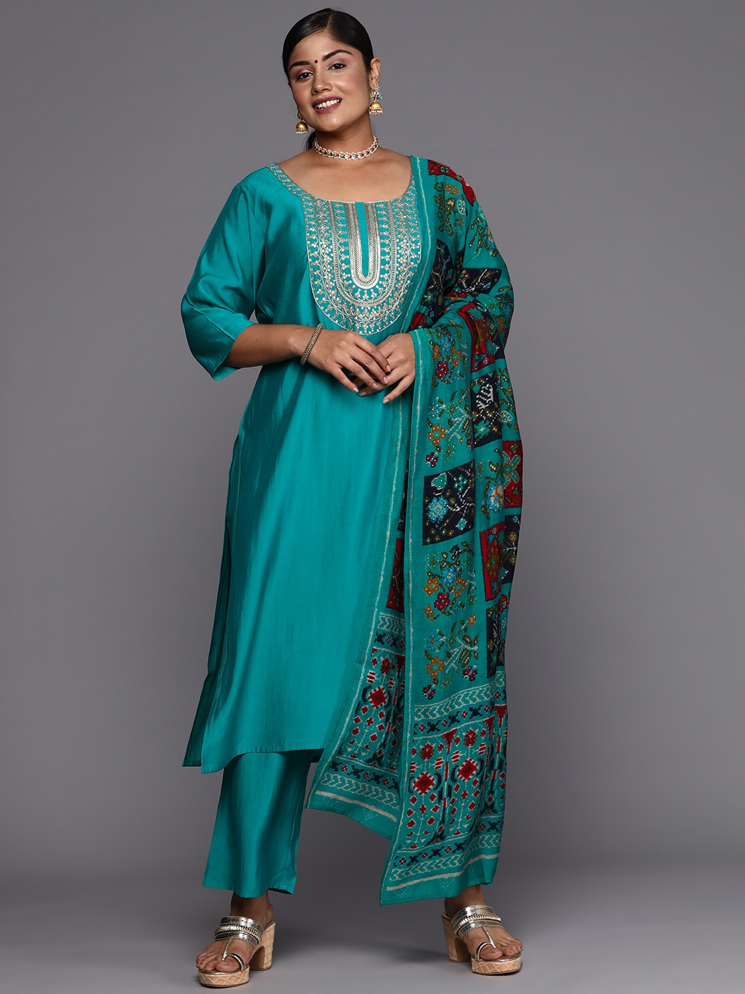 

EXTRA LOVE BY LIBAS Women Plus Size Yoke Design Kurta with Trousers & With Dupatta, Green