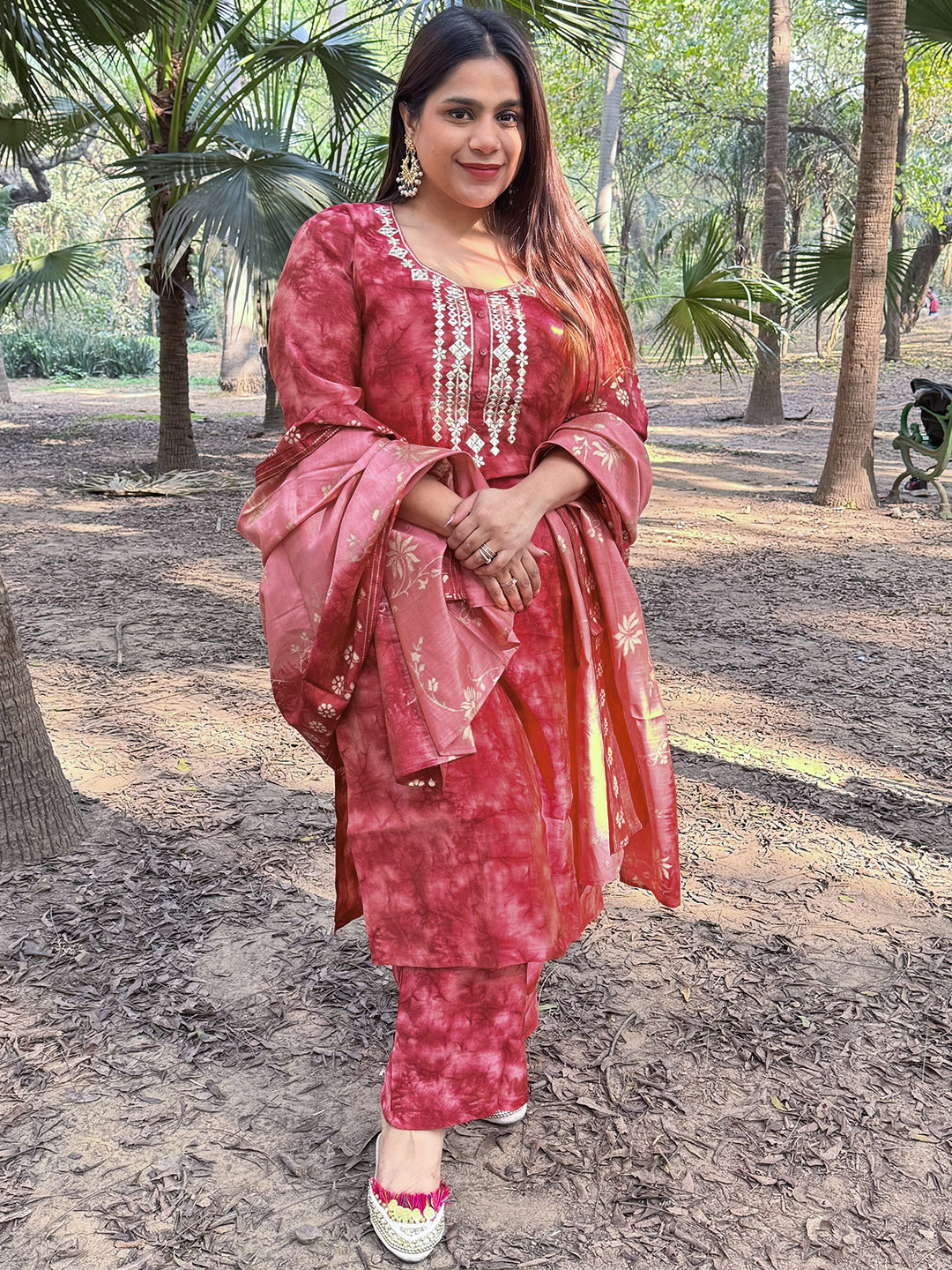 

EXTRA LOVE BY LIBAS Plus Size Embroidered Regular Mirror Work Kurta Set, Pink