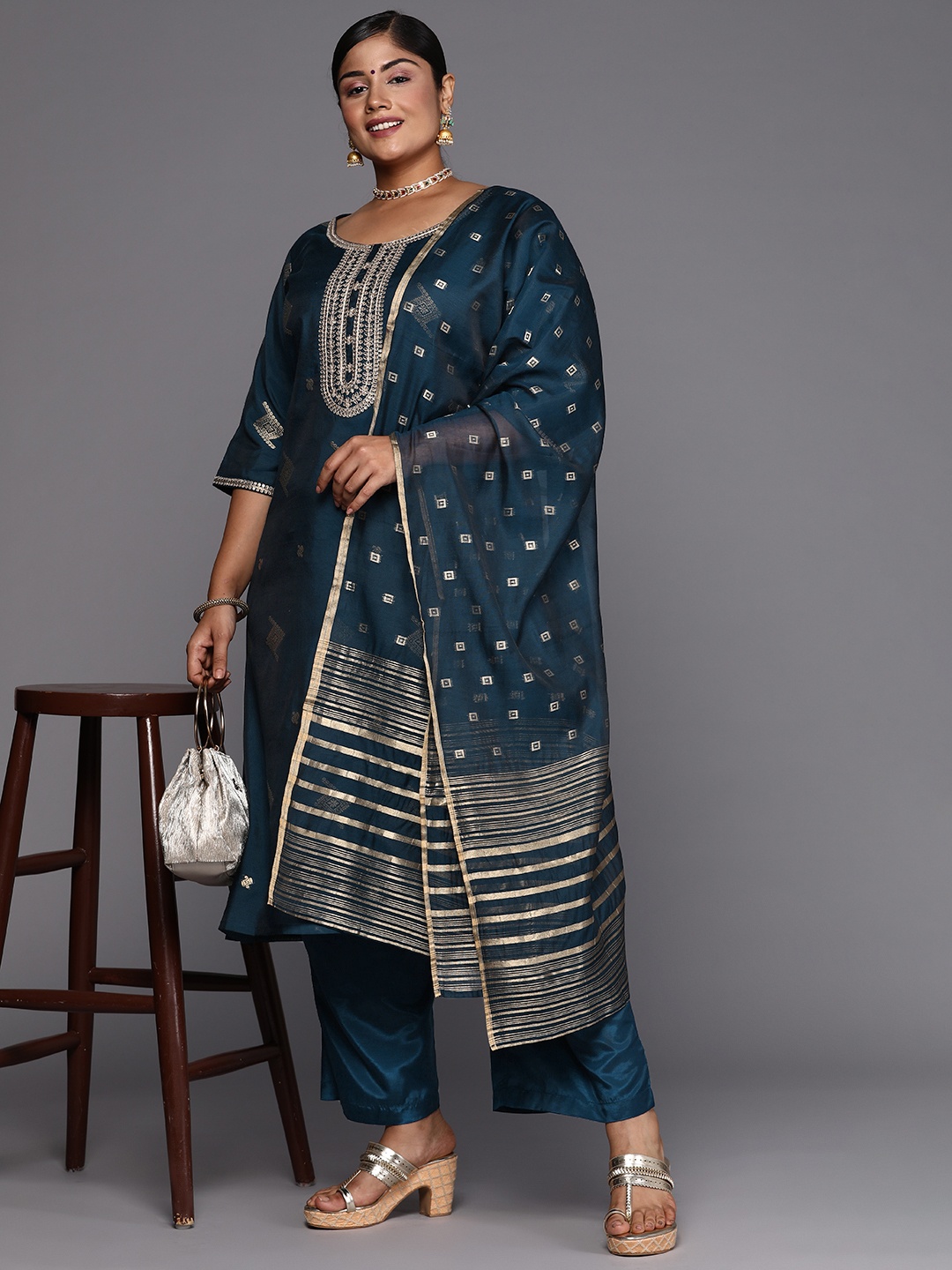 

EXTRA LOVE BY LIBAS Plus Size Ethnic Motifs Sequinned Chanderi Silk Kurta Set, Navy blue