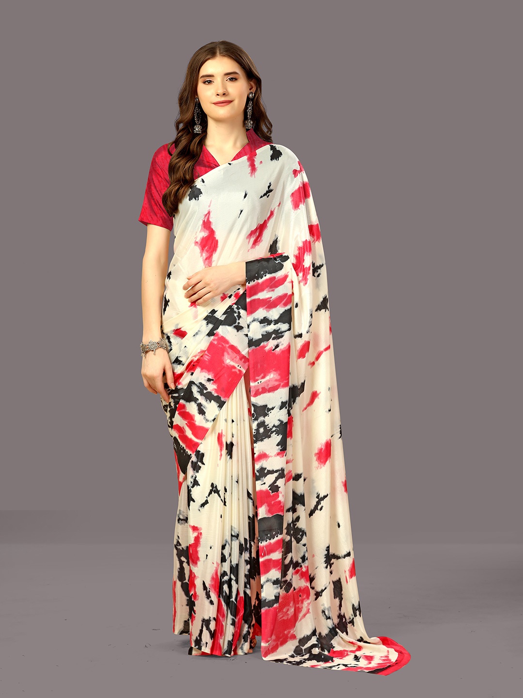 

WORIVOC Abstract Printed Satin Saree, Cream