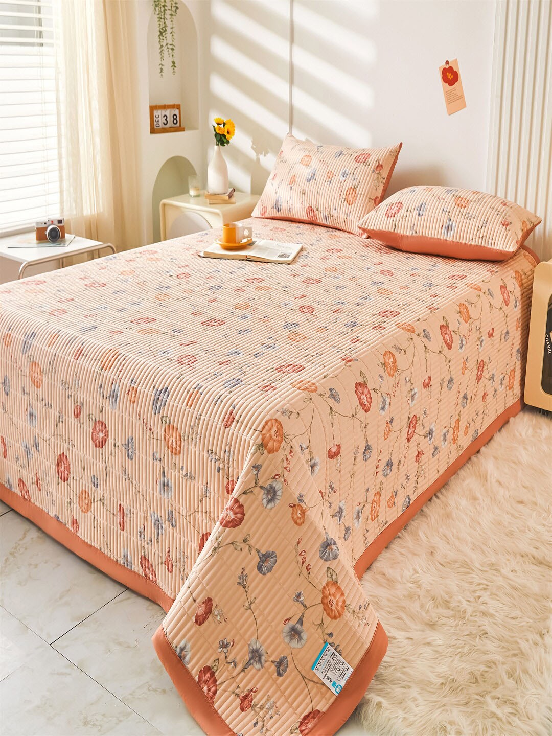 

JC HOME Peach Coloured Printed Double King Bed Cover With Pillow Covers