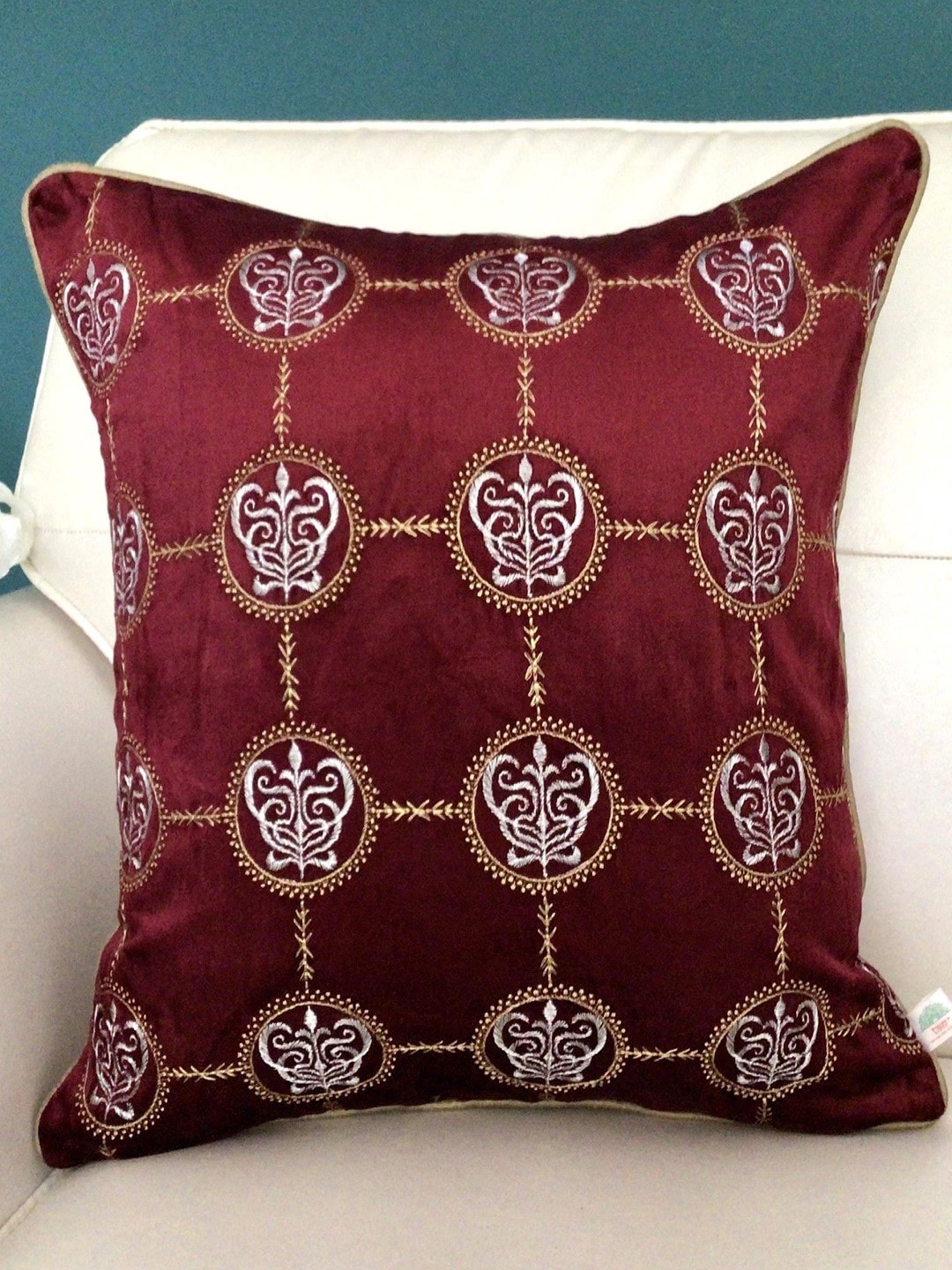 

TARA- Sparkling Homes Maroon & White Geometric Velvet Square Cushion Cover