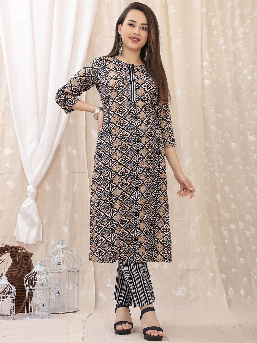 

PREMROOP- THE STYLE YOU LOVE Ethnic Motifs Printed Kurta With Trousers, Grey