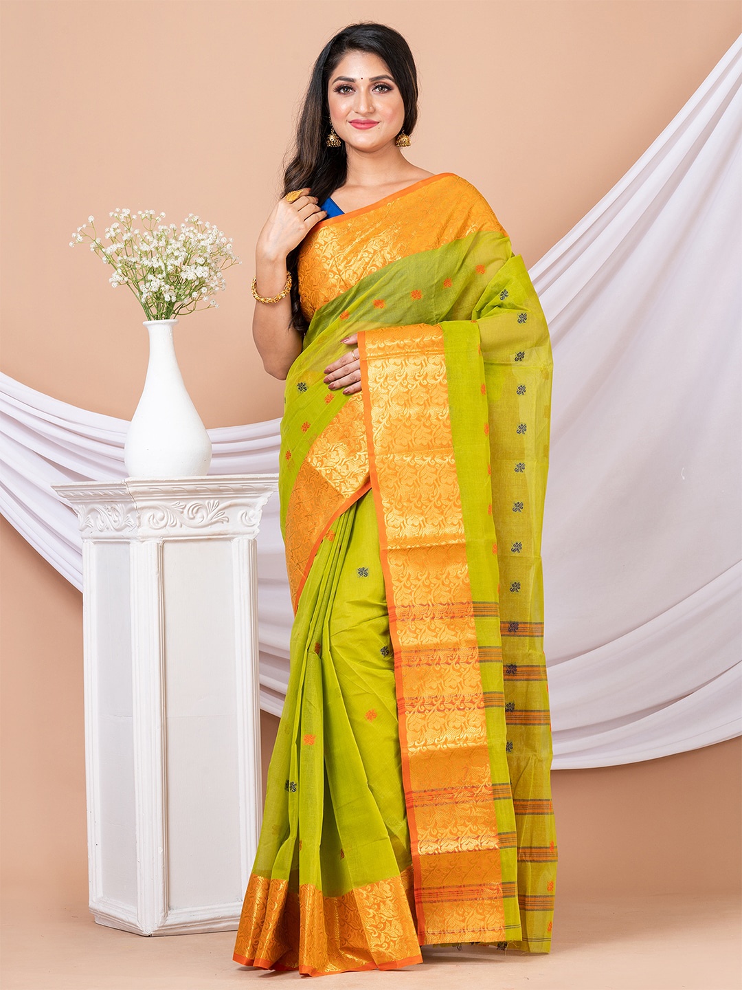 

HOUSE OF ARLI Ethnic Motifs Woven Design Zari Pure Cotton Taant Saree, Green