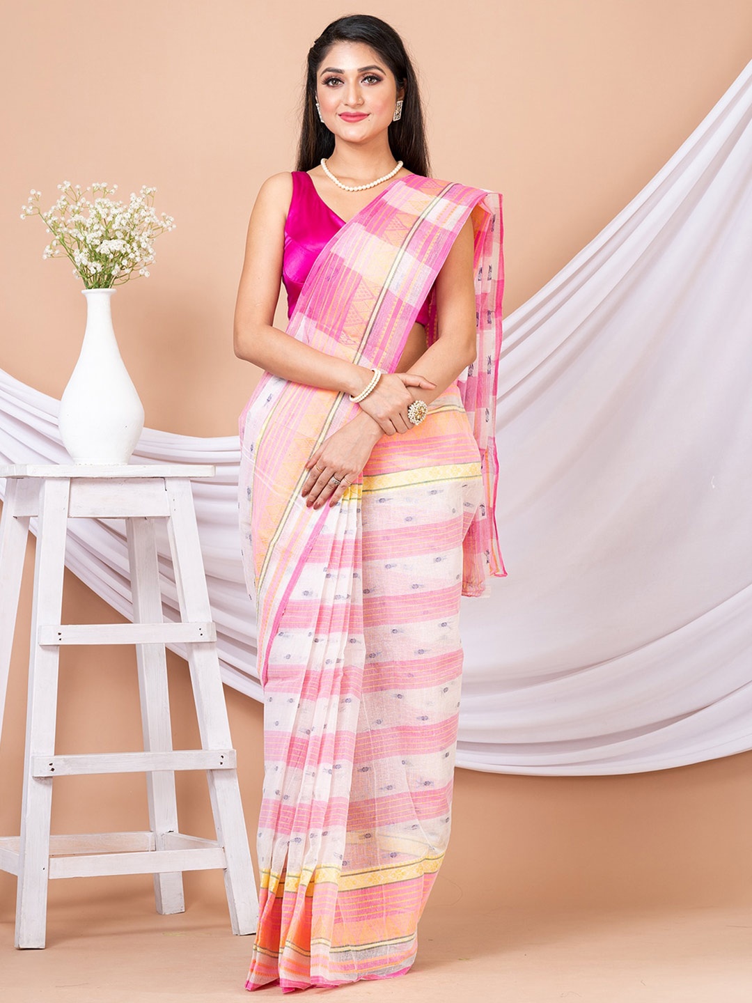 

HOUSE OF ARLI Woven Design Zari Pure Cotton Taant Saree, White