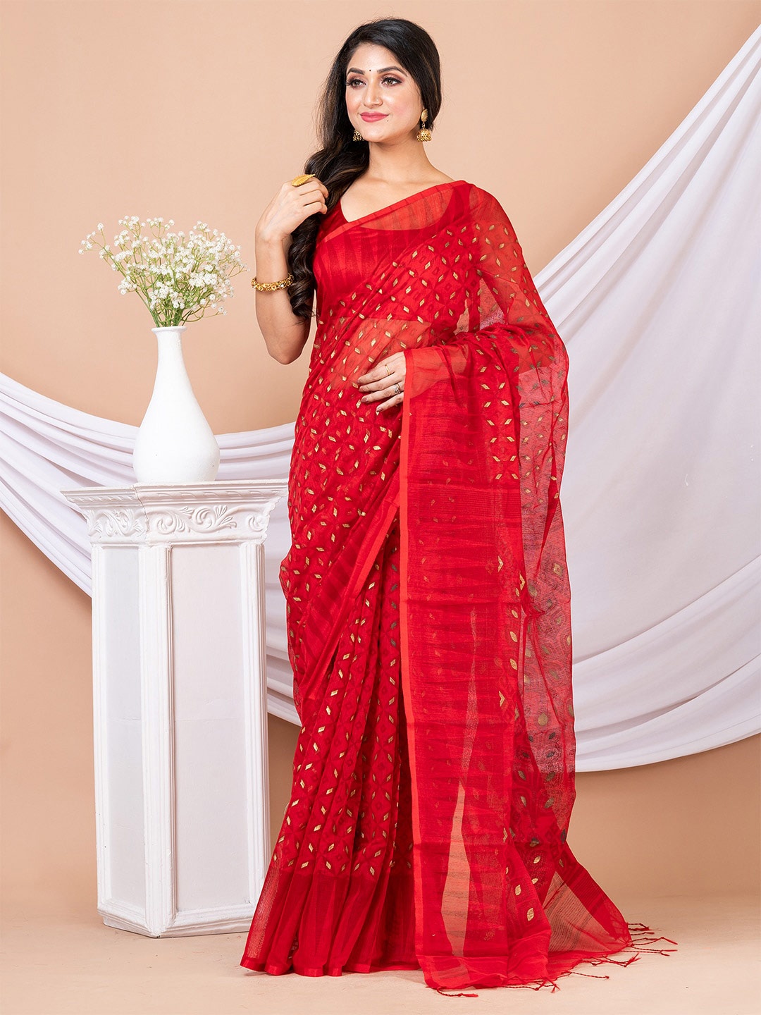 

HOUSE OF ARLI Floral Printed Silk Cotton Saree, Red