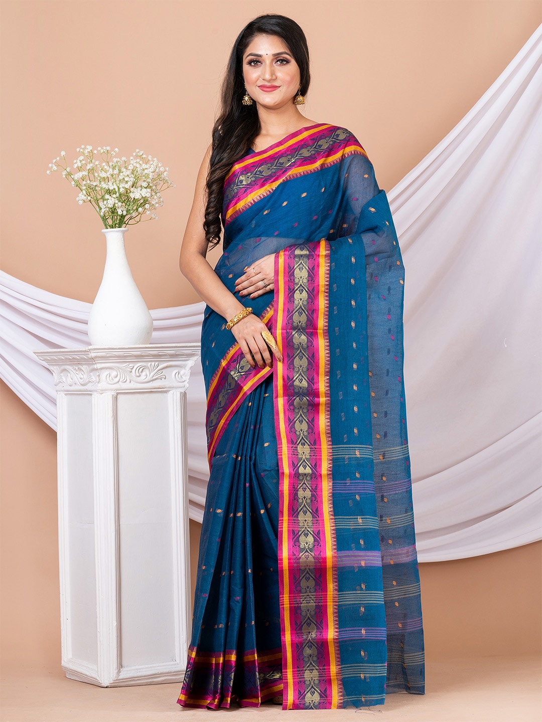 

HOUSE OF ARLI Woven Design Zari Pure Cotton Taant Saree, Teal