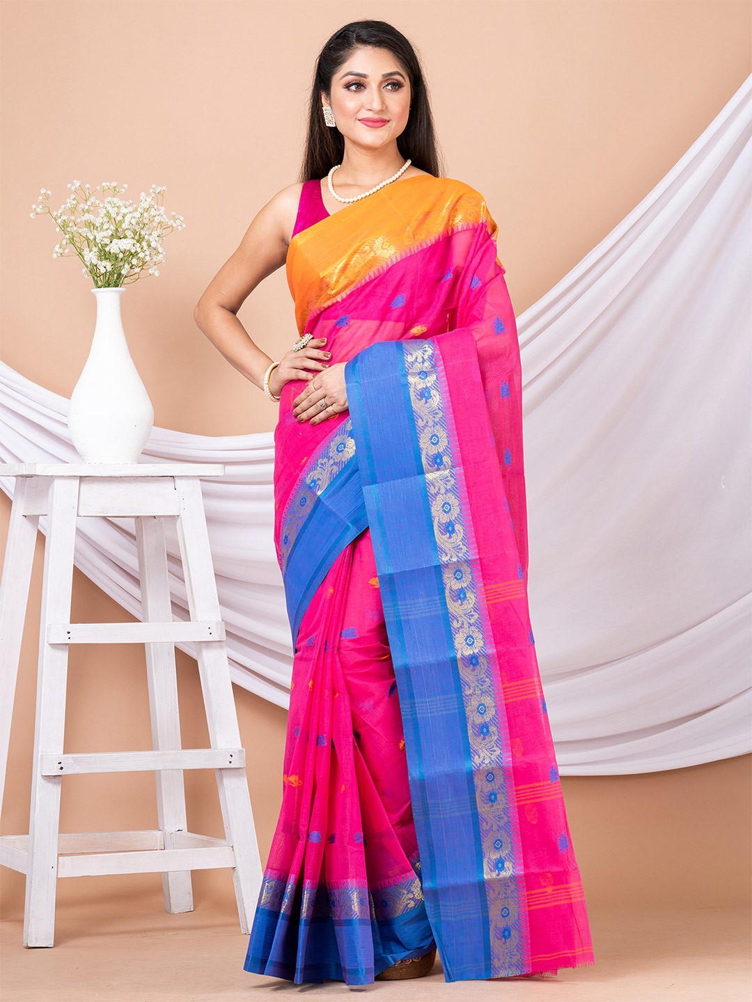 

HOUSE OF ARLI Ethnic Motifs Woven Design Zari Pure Cotton Taant Saree, Pink