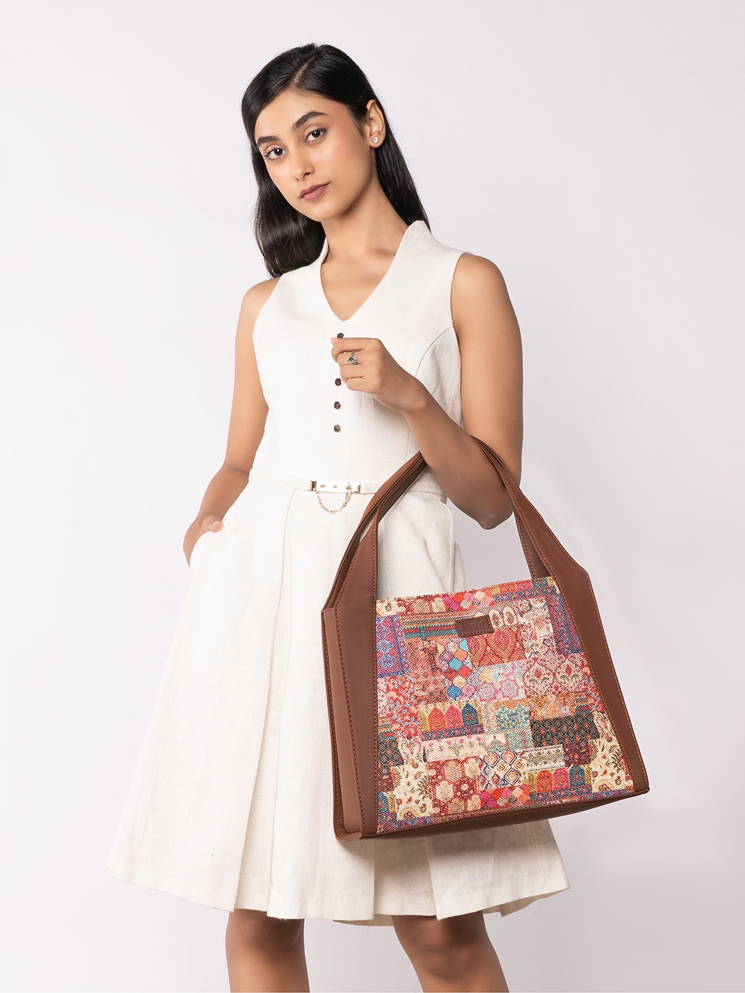 

ZOUK Kutch Gamthi Trapezia Printed Structured Jute Handheld Bag, Brown