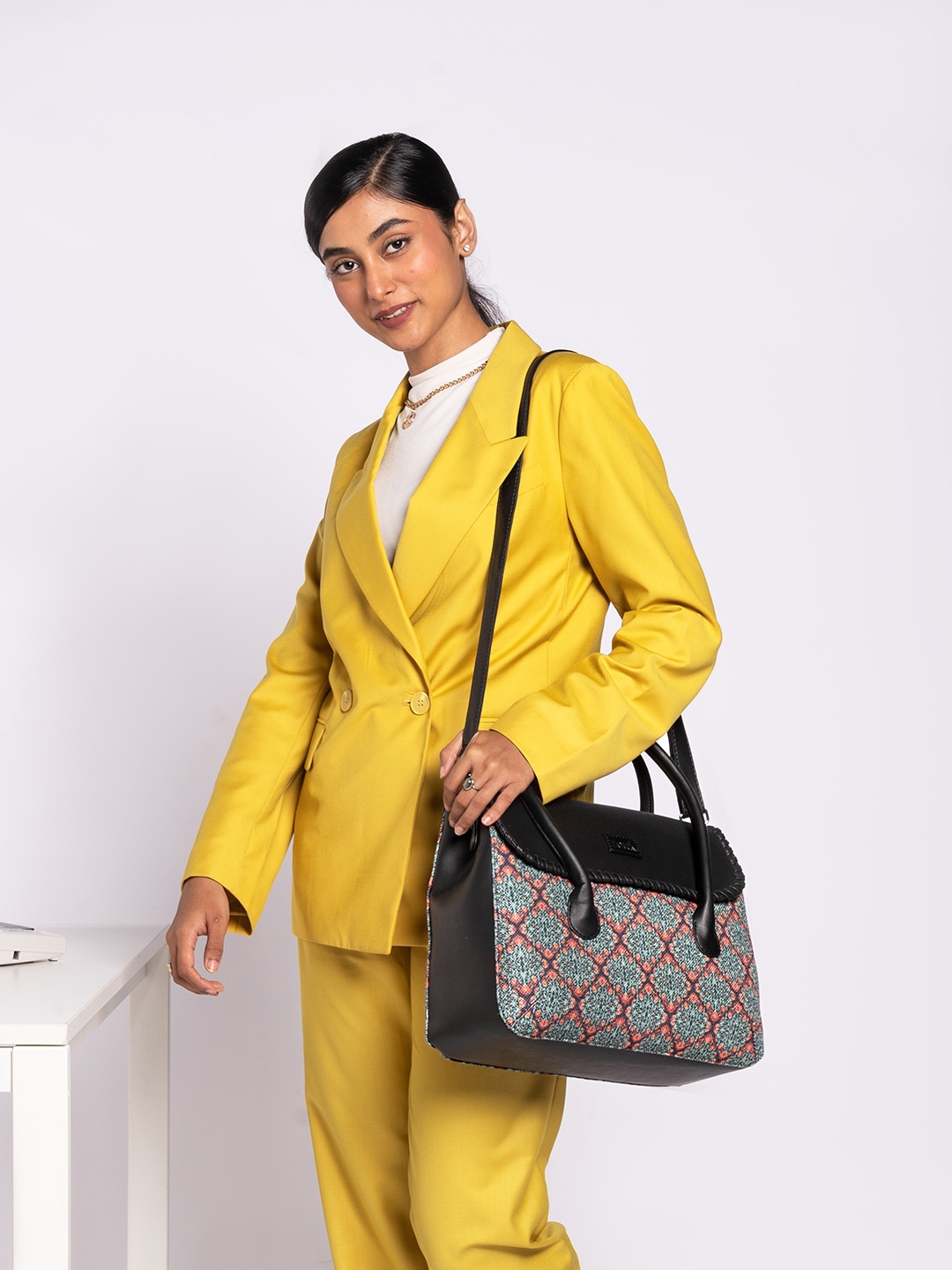

ZOUK Ethnic Motifs Printed Jute Structured Satchel, Green