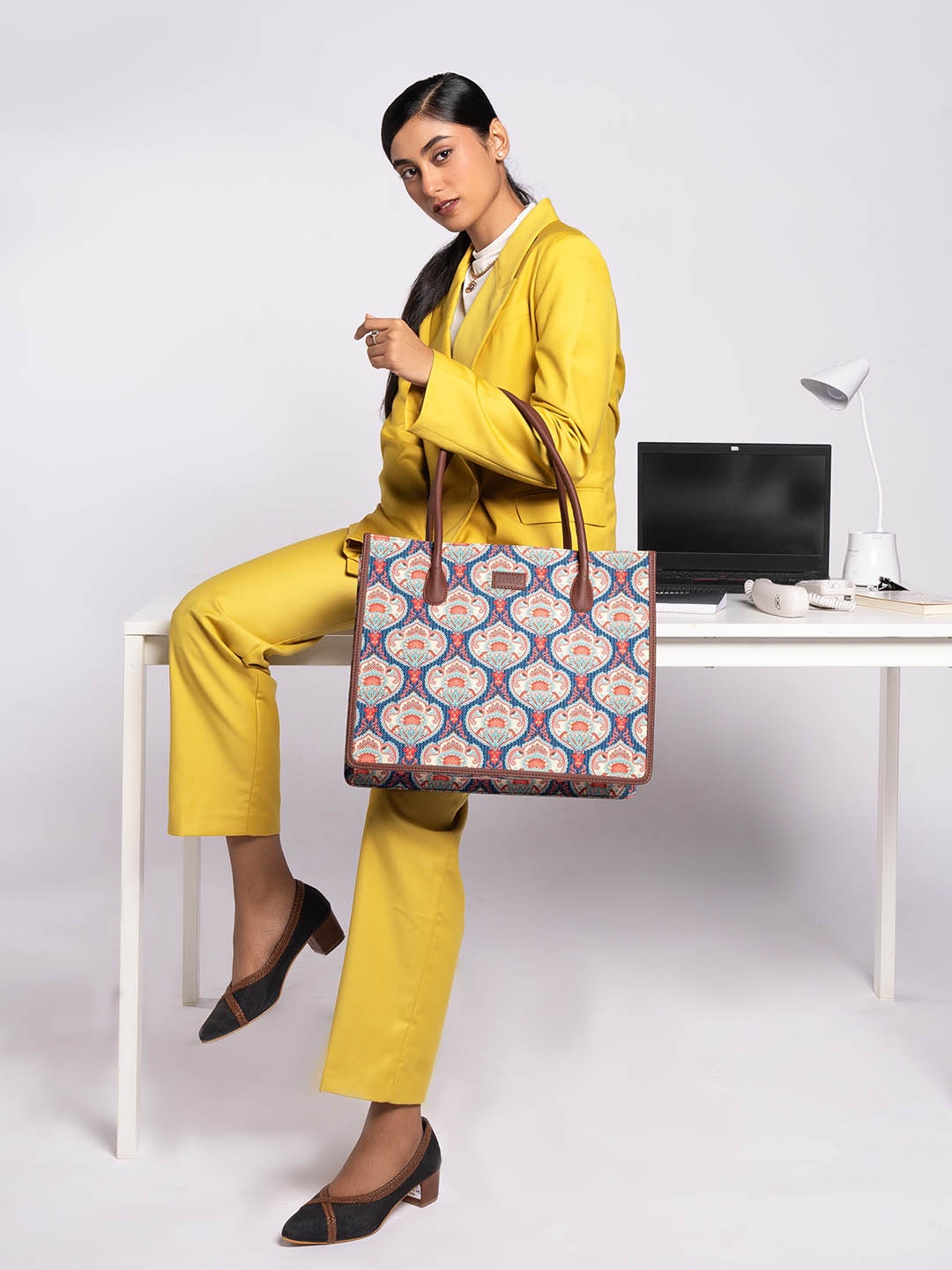 

ZOUK Ethnic Motifs Printed Structured Jute Handheld Bag, Blue