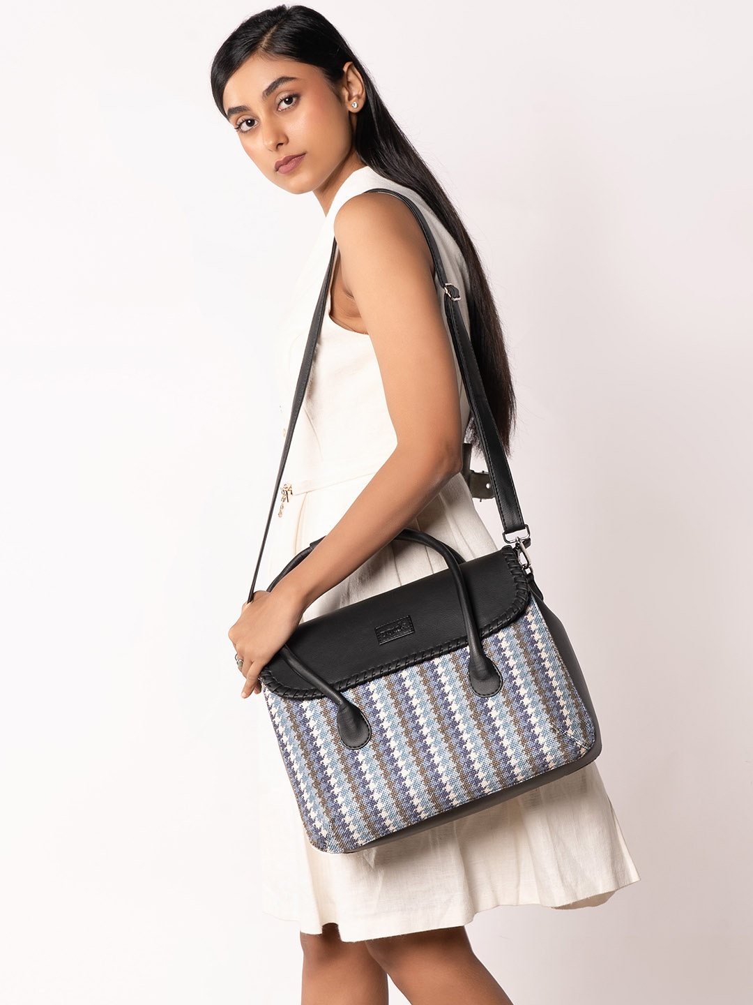 

ZOUK Abstract Printed Structured Jute Handheld Bag, Black