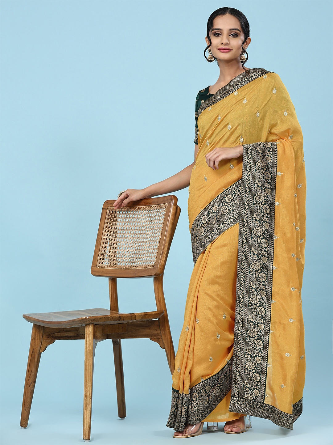 

RACHNA Floral Embroidered Zari Saree, Yellow