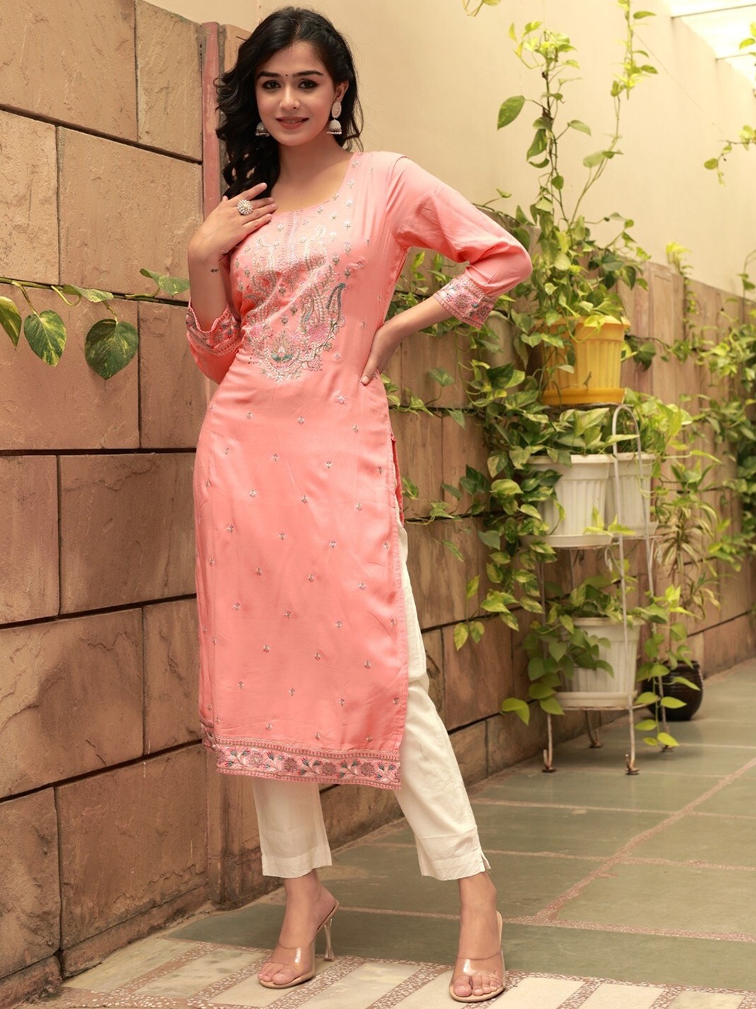 

Ramas Floral Embroidered Thread Work Straight Kurta, Peach