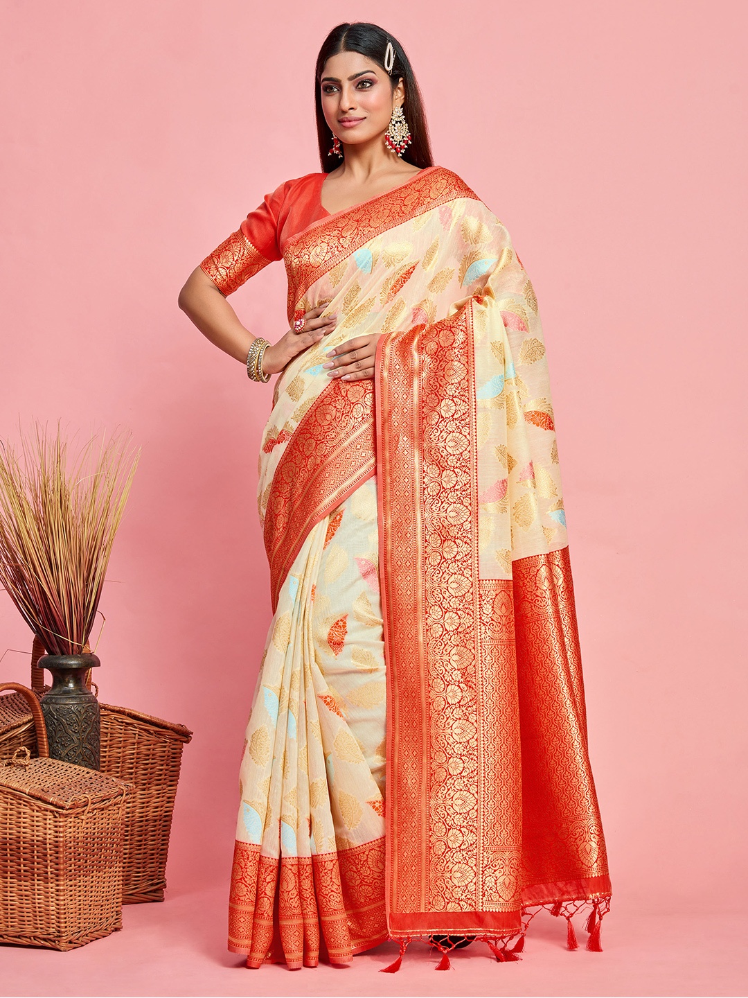 

MIMOSA Floral Woven Design Zari Kanjeevaram Saree, Off white