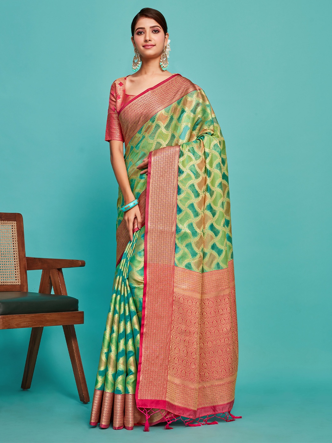 

MIMOSA Geometric Woven Design Zari Art Silk Banarasi Saree, Green