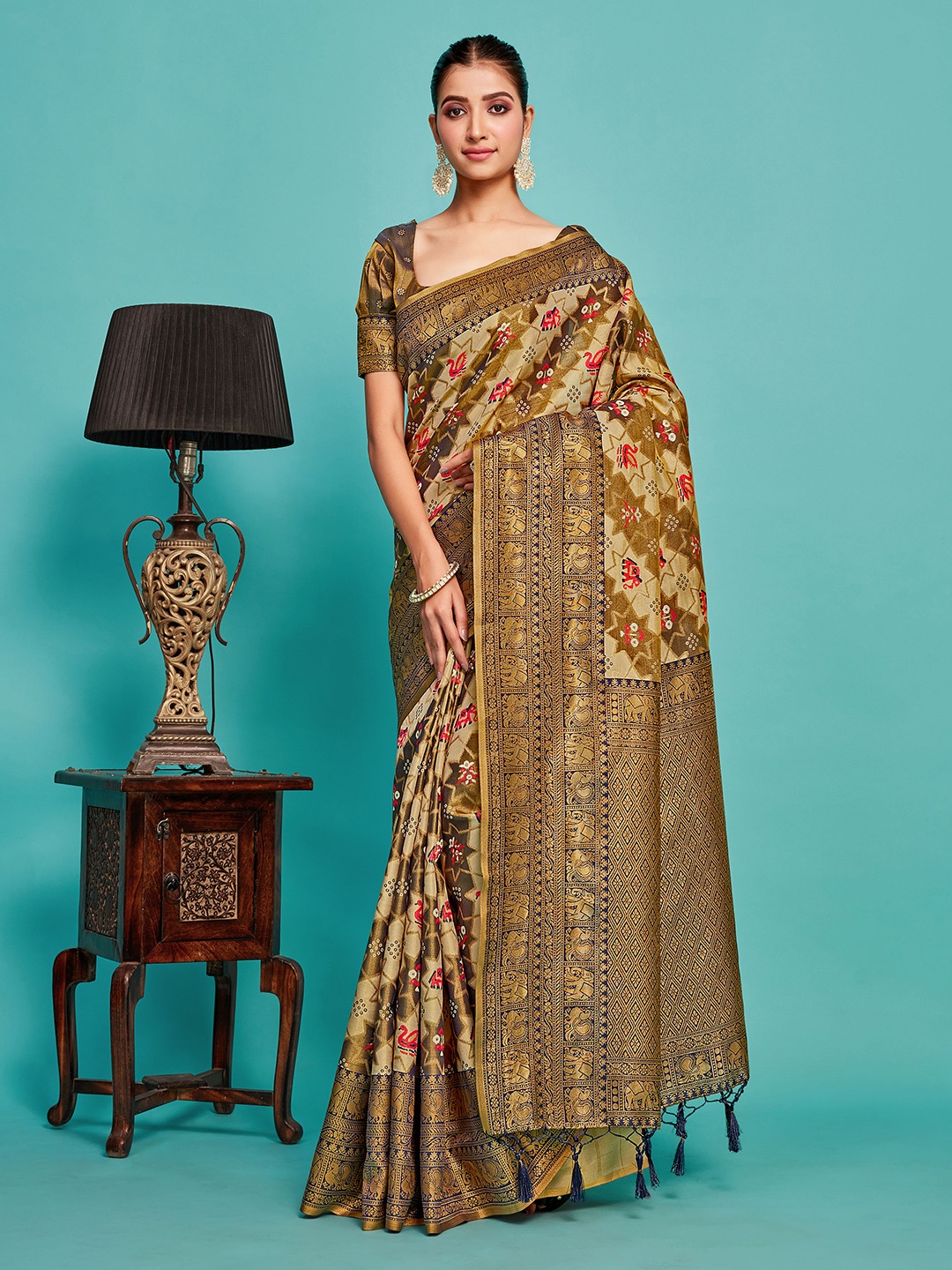 

MIMOSA Ethnic Motifs Printed Zari Art Silk Kanjeevaram Saree, Brown