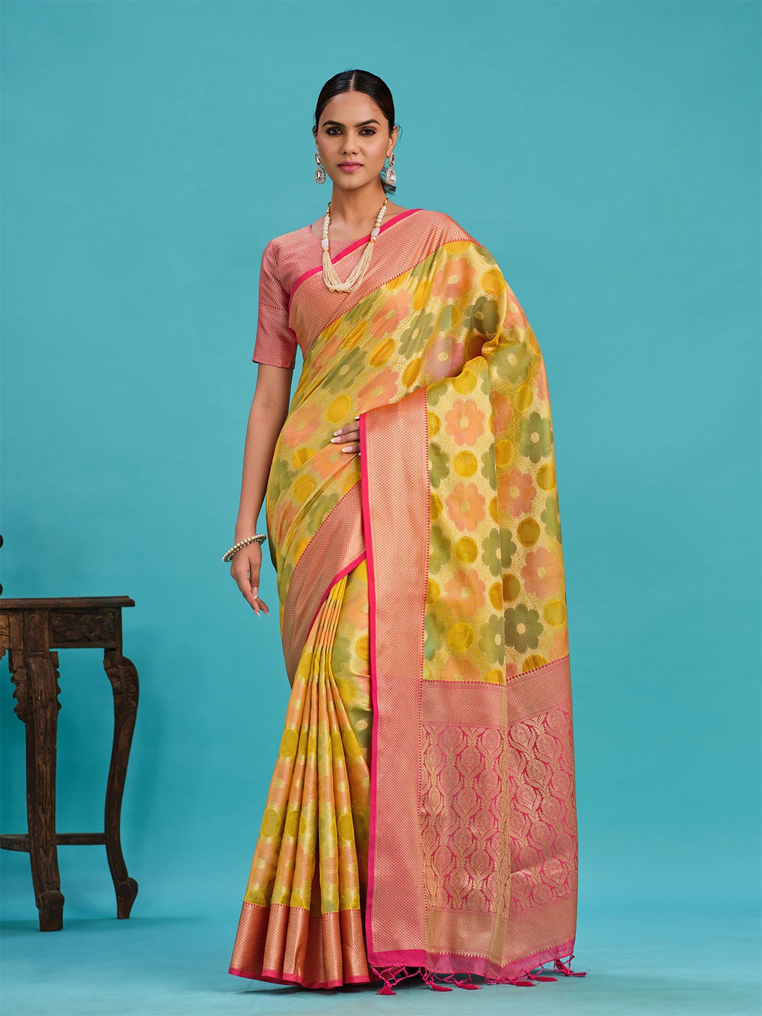 

MIMOSA Woven Design Zari Banarasi Saree, Gold