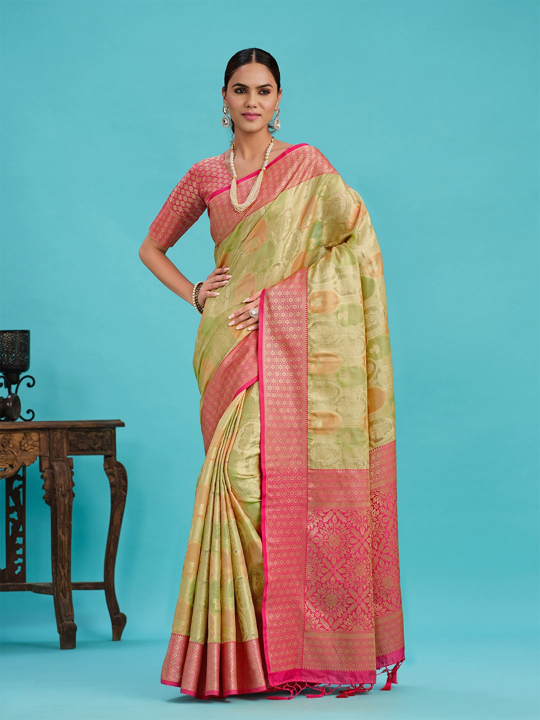 

MIMOSA Woven Design Zari Banarasi Saree, Green