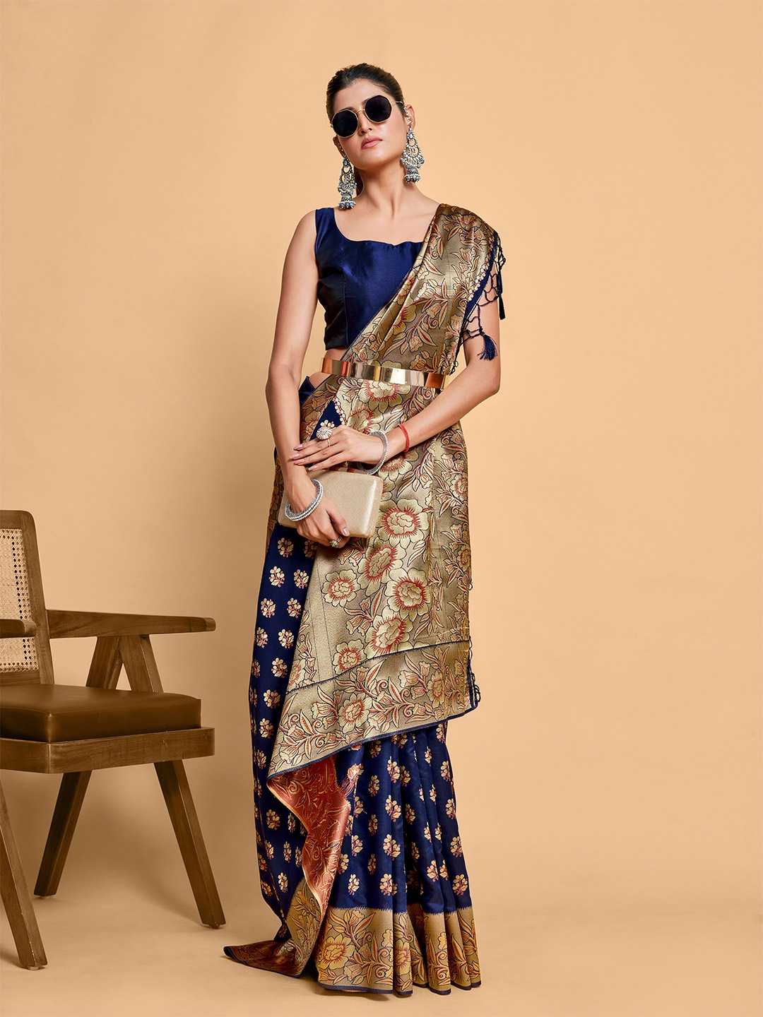

MIMOSA Ethnic Motifs Woven Design Zari Art Silk Kanjeevaram Saree, Blue