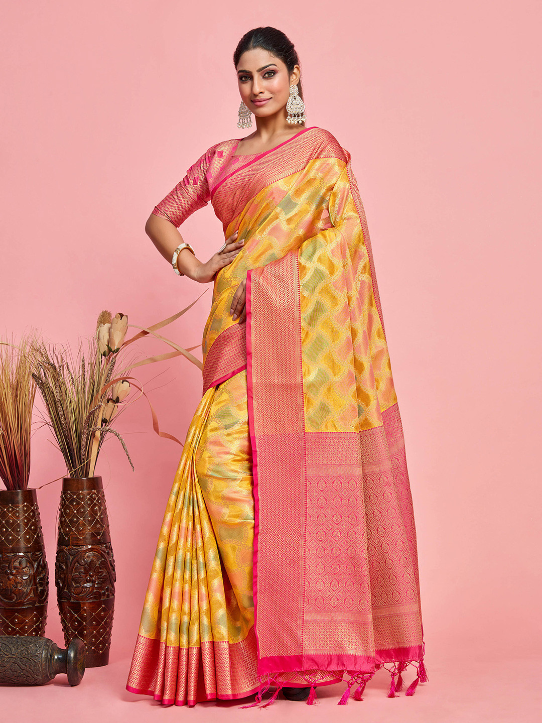 

MIMOSA Geometric Woven Design Zari Art Silk Banarasi Saree, Gold