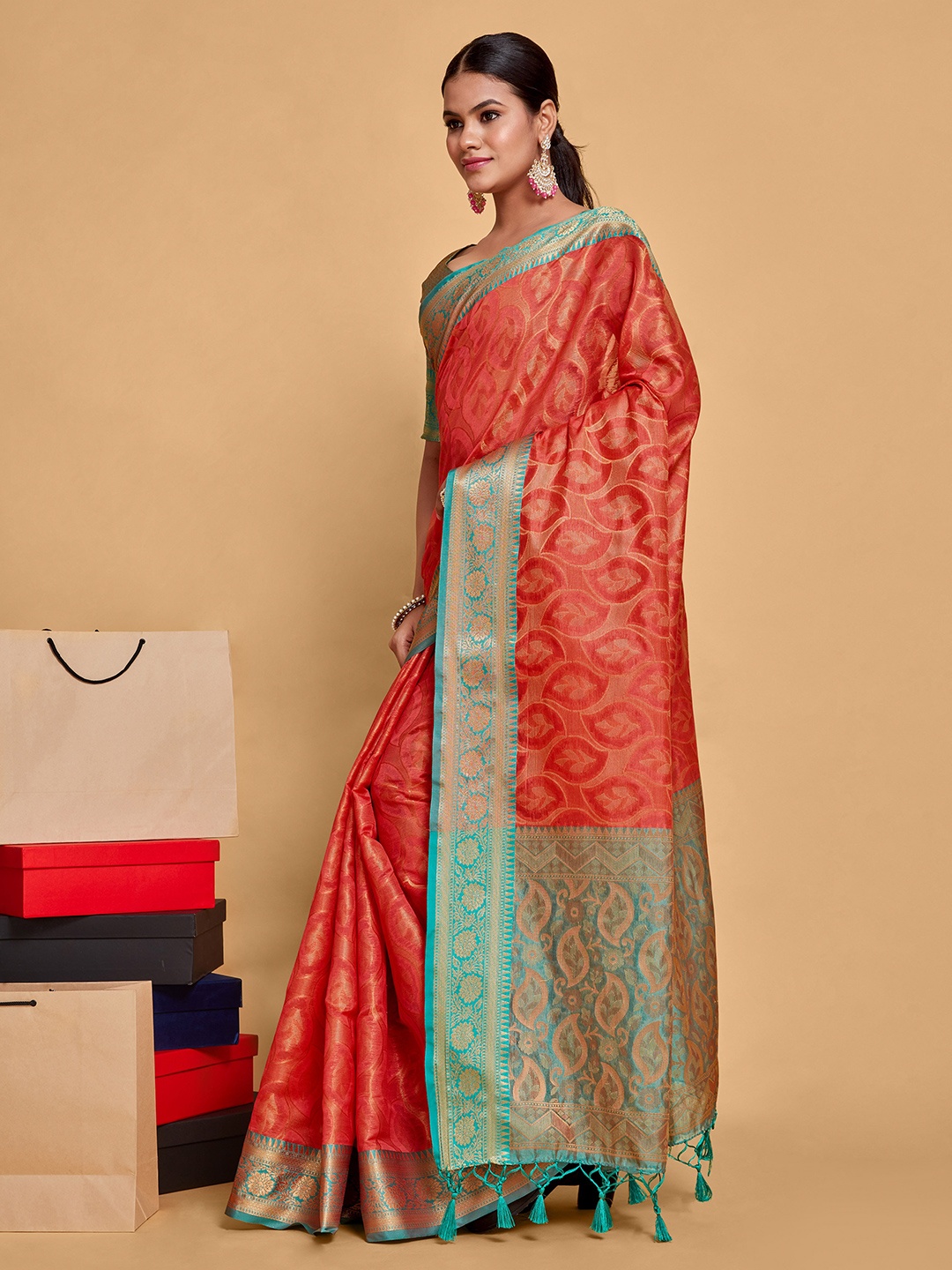 

MIMOSA Floral Woven Design Zari Art Silk Kanjeevaram Saree, Pink